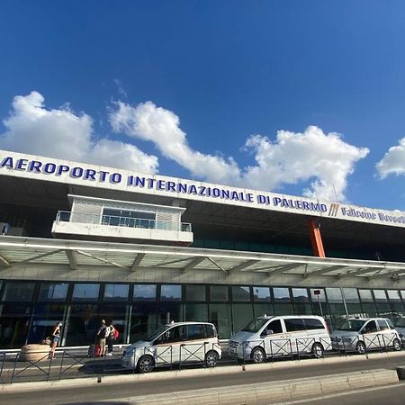 Hikkara Home Airport, Sea And Beach 卡里尼 外观 照片